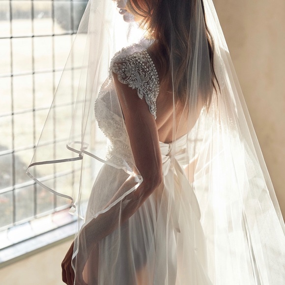 Anna Campbell Sorrento Wedding Dress - Picture 7 of 10